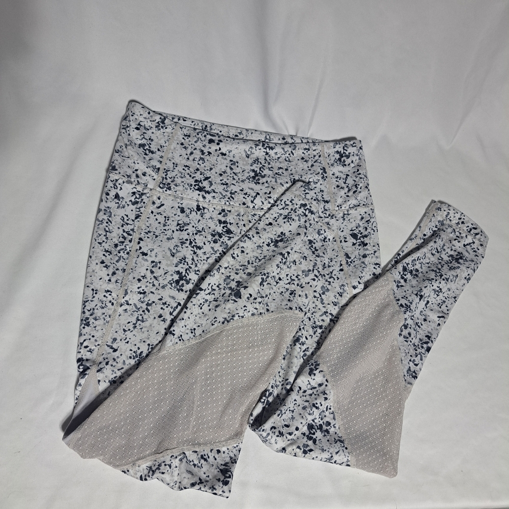 Womens Athleta Salutation 7/8 Tight Sandstone‎ with Mesh Size Small